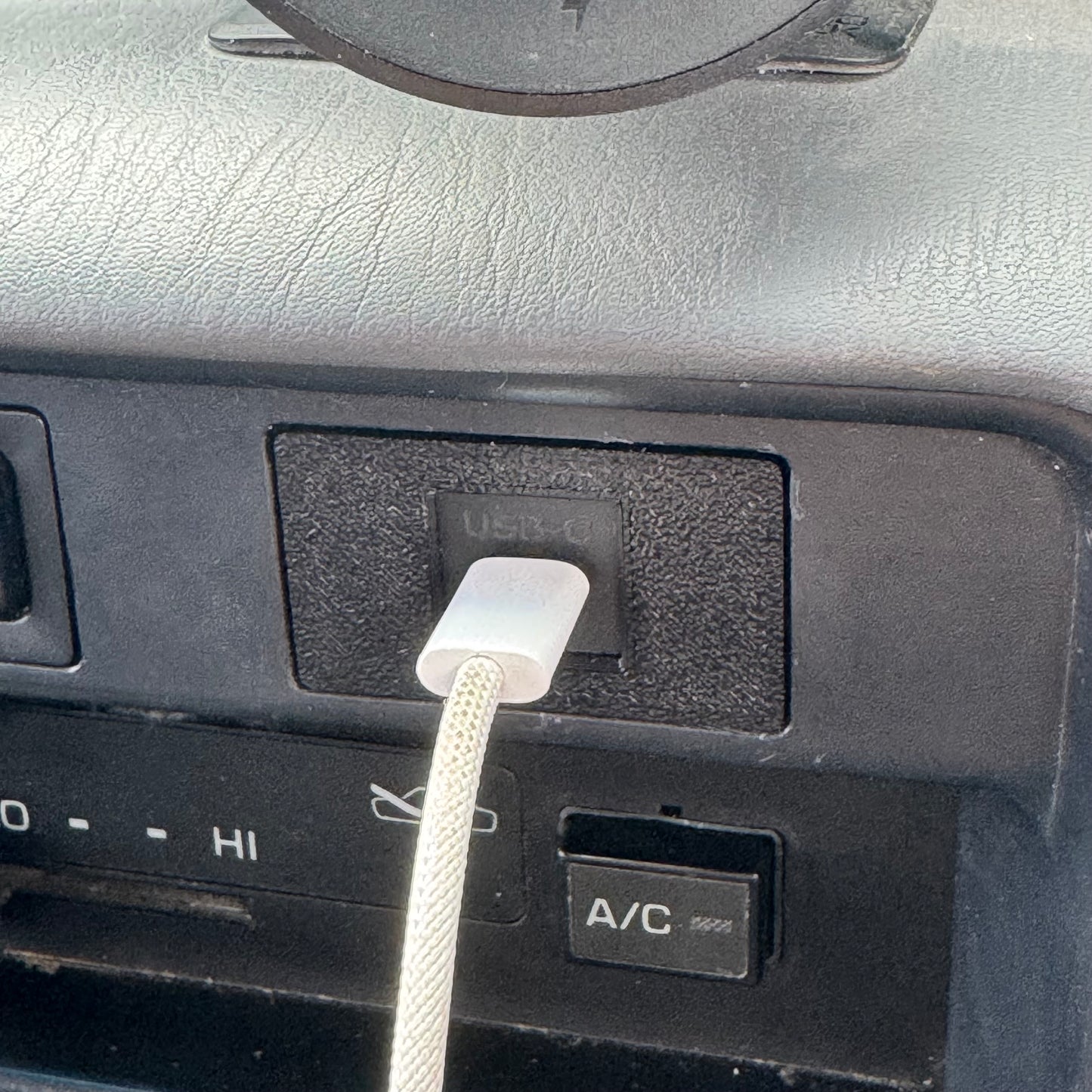 Landcruiser 80 Series USB-C Pass Through installed with cable