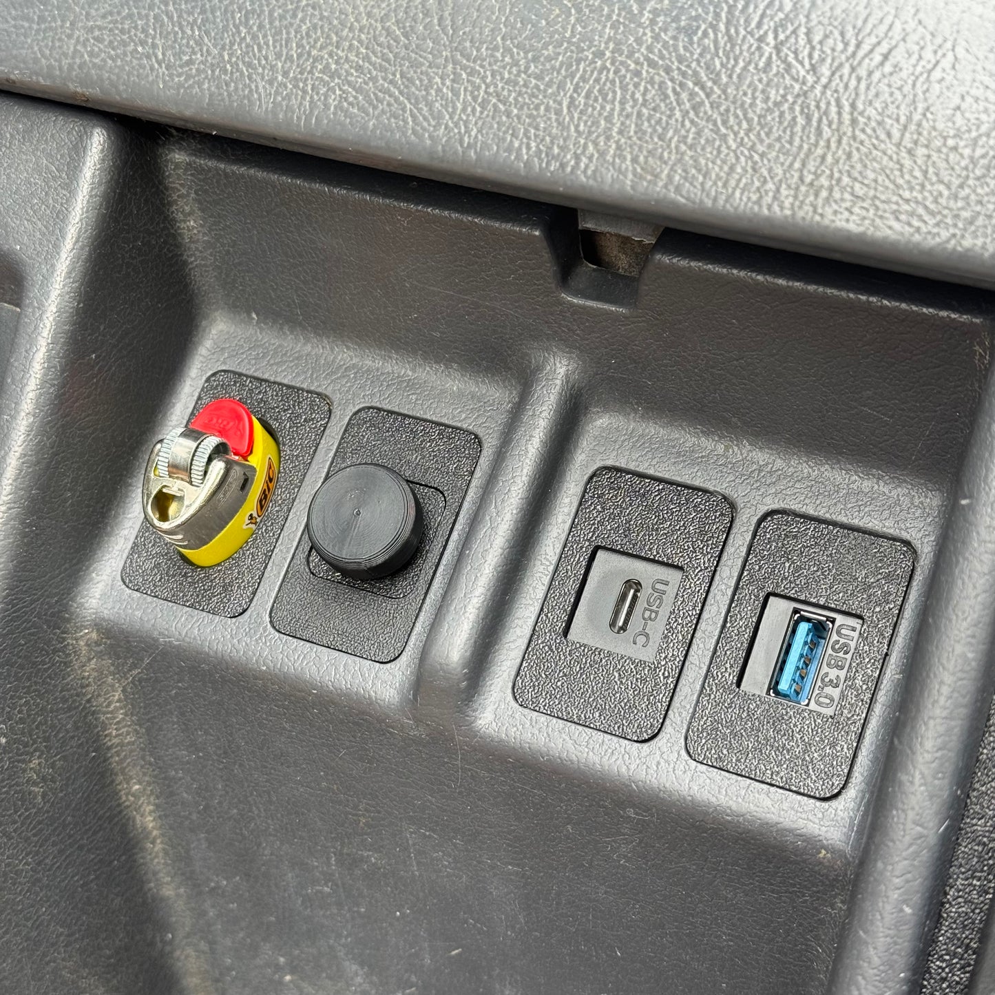 GQ Patrol/Pathfinder Smoke Holder