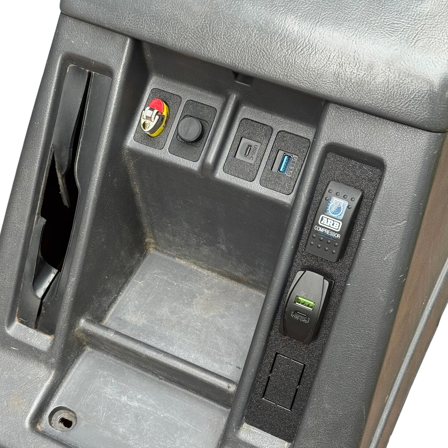 GQ Patrol/Pathfinder Smoke Holder